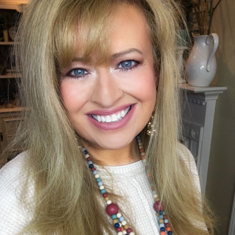 Meet your Posher, Angela